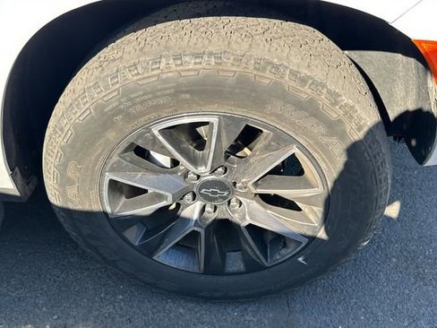 Used 2022 Chevrolet Tahoe Z71 w/ Luxury Package image 11