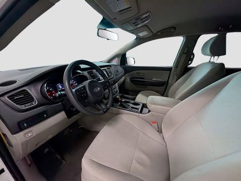 Used 2019 Kia Sedona LX image 18