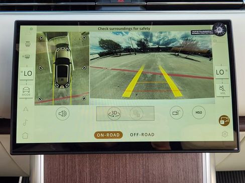 New 2026 Land Rover Range Rover SE image 13