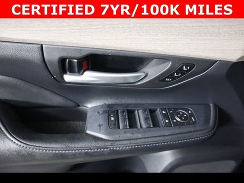 Used 2025 Toyota Grand Highlander AWD Hybrid image 17