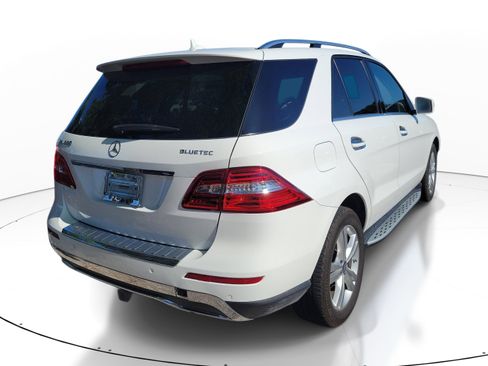 Used 2014 Mercedes-Benz ML 350 BlueTEC 4MATIC image 5