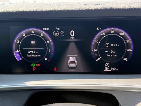 Certified 2025 Volkswagen Tiguan SE FWD image 26