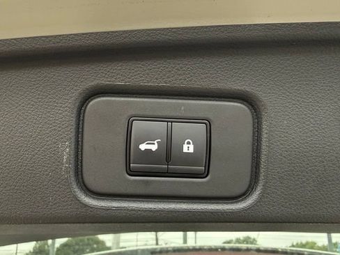 Used 2023 Nissan Pathfinder SL w/ SL Premium Package AWD/4WD image 25