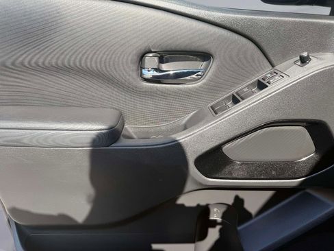 Used 2023 Nissan Frontier SV w/ Midnight Edition Package image 18