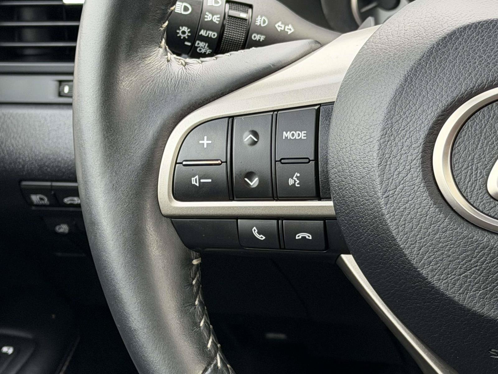 Used 2018 Lexus RX 350 AWD w/ Premium Package image 18