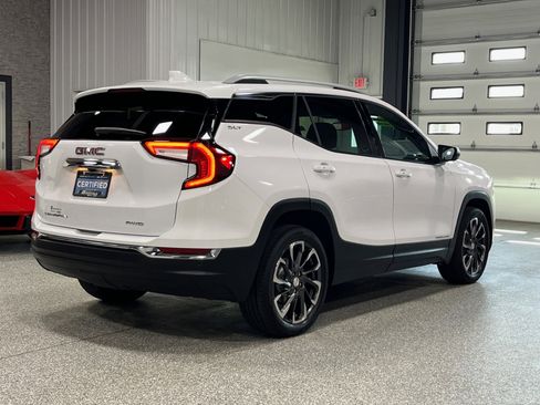 Certified 2022 GMC Terrain SLT w/ Tech Package image 5