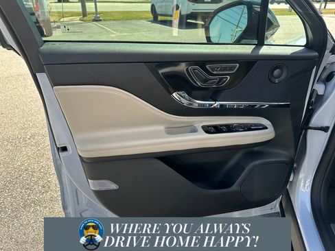 New 2026 Lincoln Corsair Reserve image 9