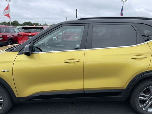 Used 2021 Kia Seltos S image 22