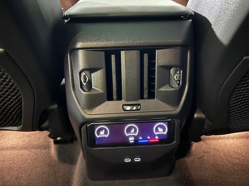 Used 2025 BMW X3 xDrive30i w/ Premium Package image 34