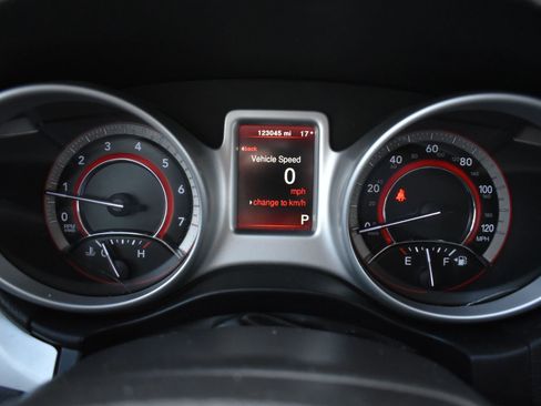 Used 2019 Dodge Journey SE w/ Premium Group image 29