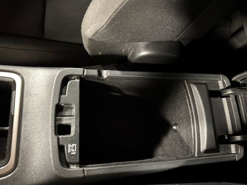 Used 2019 Jeep Grand Cherokee Laredo AWD/4WD image 25