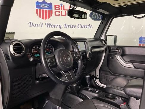 Used 2018 Jeep Wrangler Unlimited Sahara w/ Connectivity Group image 13