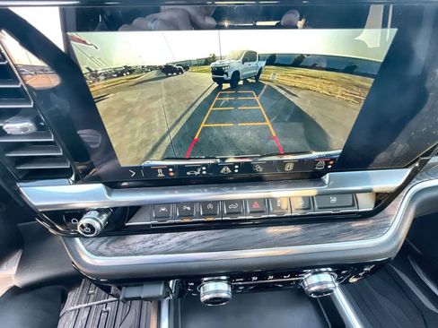 New 2026 GMC Sierra 1500 SLT image 16