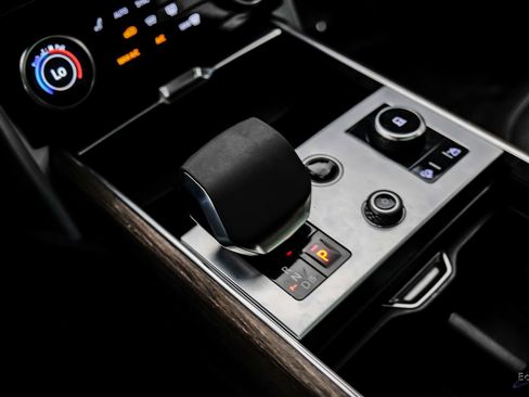 Used 2023 Land Rover Range Rover SE image 53