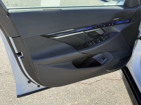 Used 2025 BMW i5 xDrive40 w/ Premium Package image 20