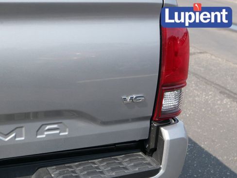 Used 2023 Toyota Tacoma SR image 6