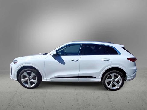 Certified 2025 Audi Q5 Premium w/ Premium Plus AWD/4WD image 5