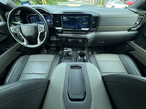 Used 2022 Chevrolet Silverado 1500 ZR2 w/ Technology Package AWD/4WD image 29