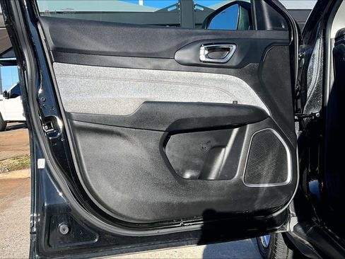 Used 2022 Jeep Compass Latitude image 20