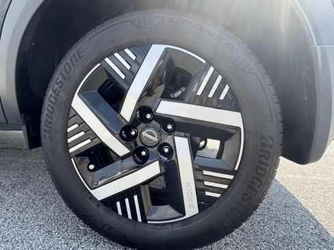 Used 2026 Nissan Kicks SV FWD image 19