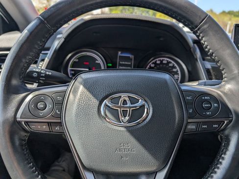 Used 2022 Toyota Camry SE w/ Cold Weather Package FWD image 22