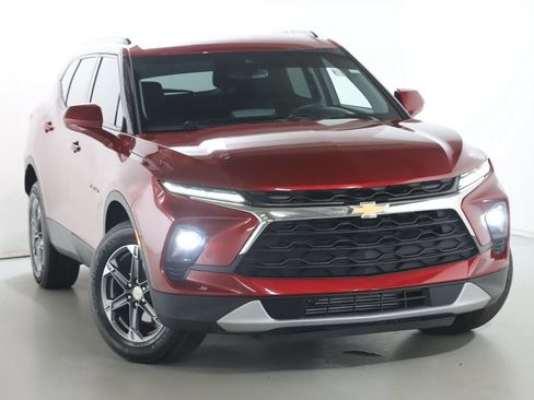 Used 2024 Chevrolet Blazer LT w/ Convenience Package FWD image 2