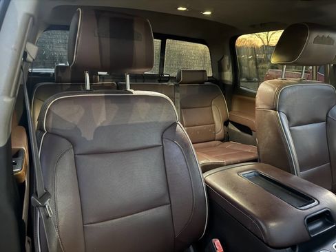 Used 2014 Chevrolet Silverado 1500 High Country w/ High Country Premium Package image 25