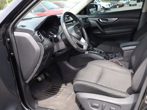 Used 2019 Nissan Rogue SV AWD/4WD image 3