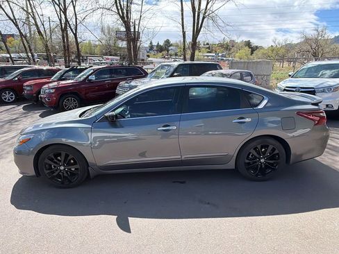 Used 2018 Nissan Altima 2.5 SR w/ SR Midnight Edition image 4