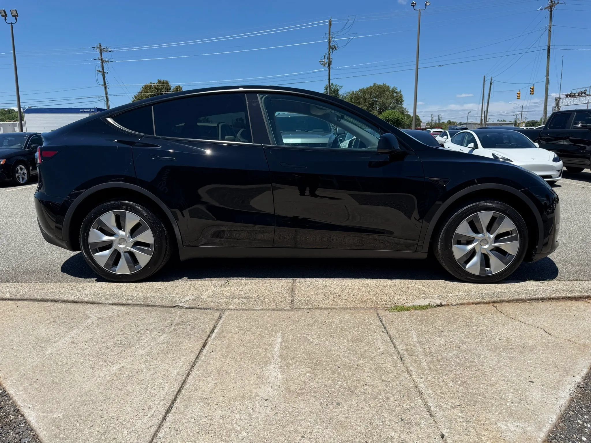 Used 2023 Tesla Model Y Long Range AWD/4WD image 21