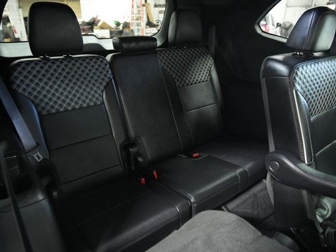 Used 2025 GMC Acadia Denali w/ LPO, Floor Liner Package AWD/4WD image 17