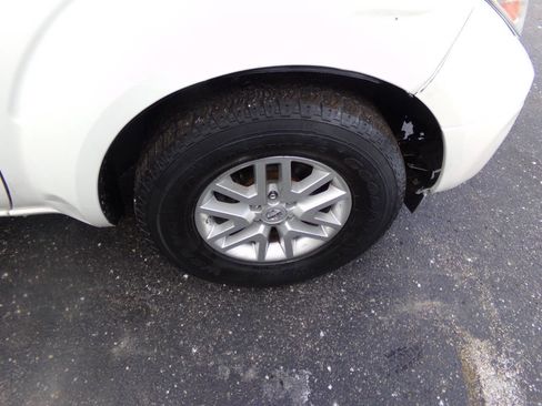 Used 2018 Nissan Frontier SV image 40