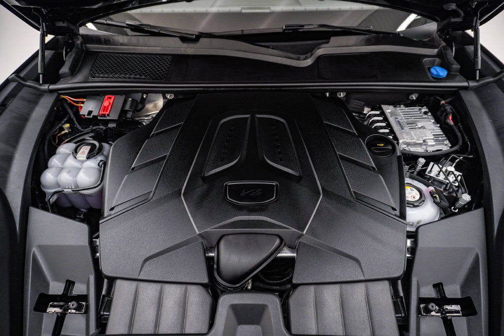 Certified 2026 Porsche Cayenne E-Hybrid Coupe AWD/4WD image 29
