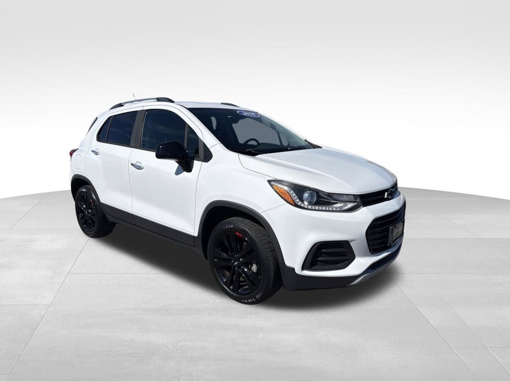 Used 2018 Chevrolet Trax LT w/ Redline Edition AWD/4WD image 3