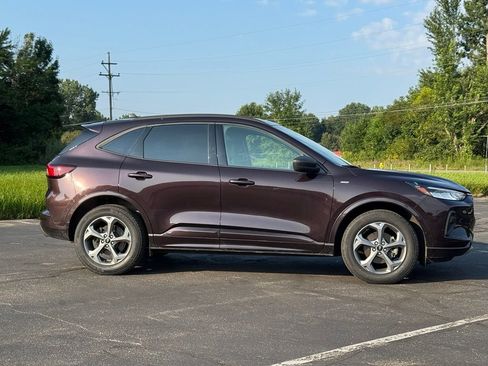 Used 2023 Ford Escape ST-Line w/ Tech Pack #1 AWD/4WD image 3