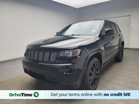 Used 2020 Jeep Grand Cherokee Altitude image 1