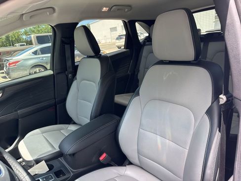 Used 2023 Ford Escape Platinum AWD/4WD image 10