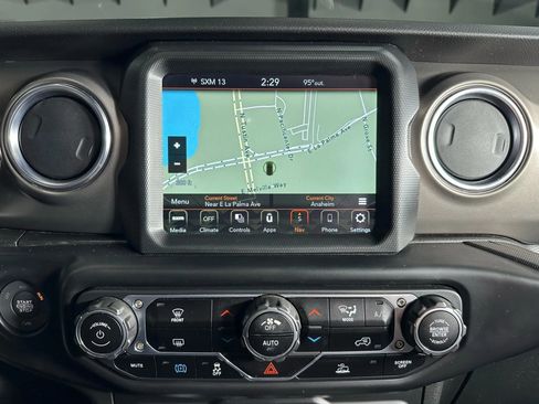 Used 2022 Jeep Wrangler Unlimited Rubicon 4xe image 25