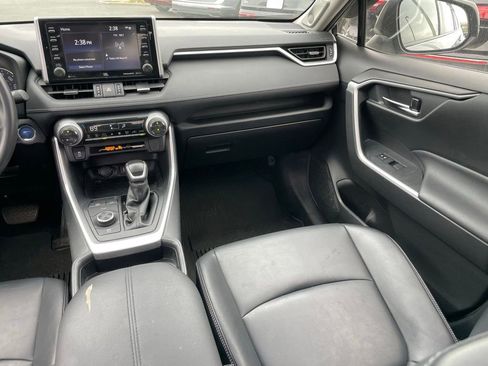 Used 2021 Toyota RAV4 XLE Premium AWD/4WD image 9