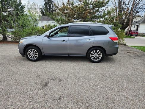 Used 2015 Nissan Pathfinder SV AWD/4WD image 3