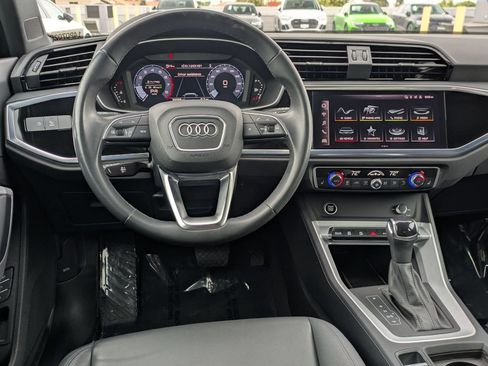 Used 2023 Audi Q3 2.0T Premium w/ Convenience Package AWD/4WD image 9