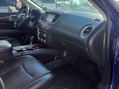 Used 2018 Nissan Pathfinder Platinum image 14