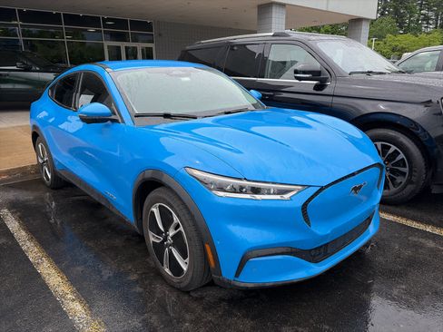 Used 2022 Ford Mustang Mach-E Select w/ Comfort/Technology Package AWD/4WD image 2