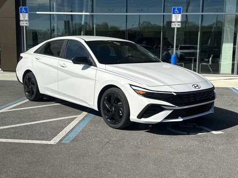 New 2026 Hyundai Elantra Sport FWD image 4