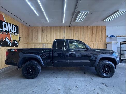 Used 2020 Toyota Tacoma SR w/ SX Package image 2