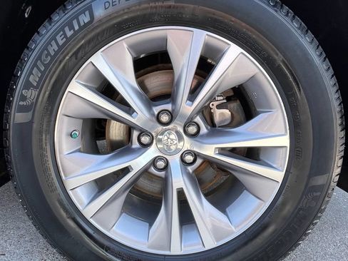 Used 2015 Toyota Highlander XLE AWD/4WD image 13