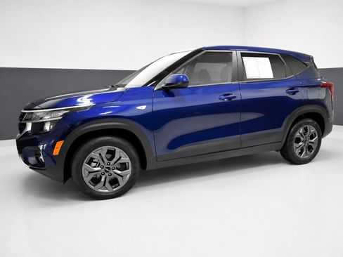 Used 2026 Kia Seltos LX FWD image 2