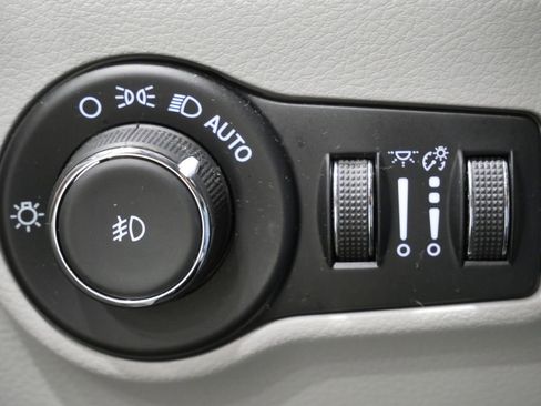 Used 2022 Jeep Compass Limited w/ Sun and Sound Group AWD/4WD image 15