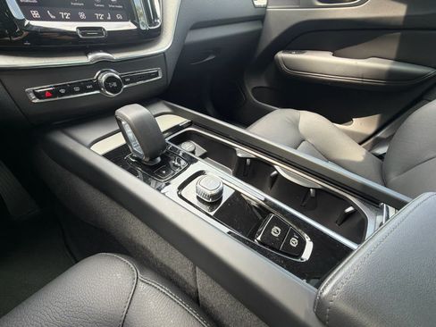 Used 2025 Volvo XC60 B5 Plus AWD/4WD image 32