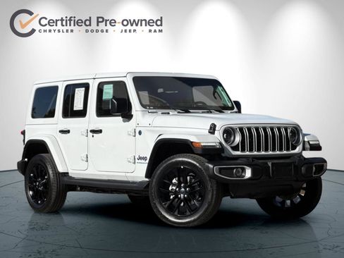 Certified 2025 Jeep Wrangler Unlimited Sahara AWD/4WD image 2